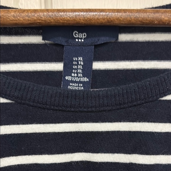 GAP Women's Navy and White Striped Long Sleeve Top size XL - Picture 3 of 3